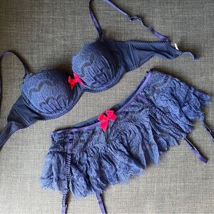 Lingerie Set Bra and Garter Belt Victoria’s Secret